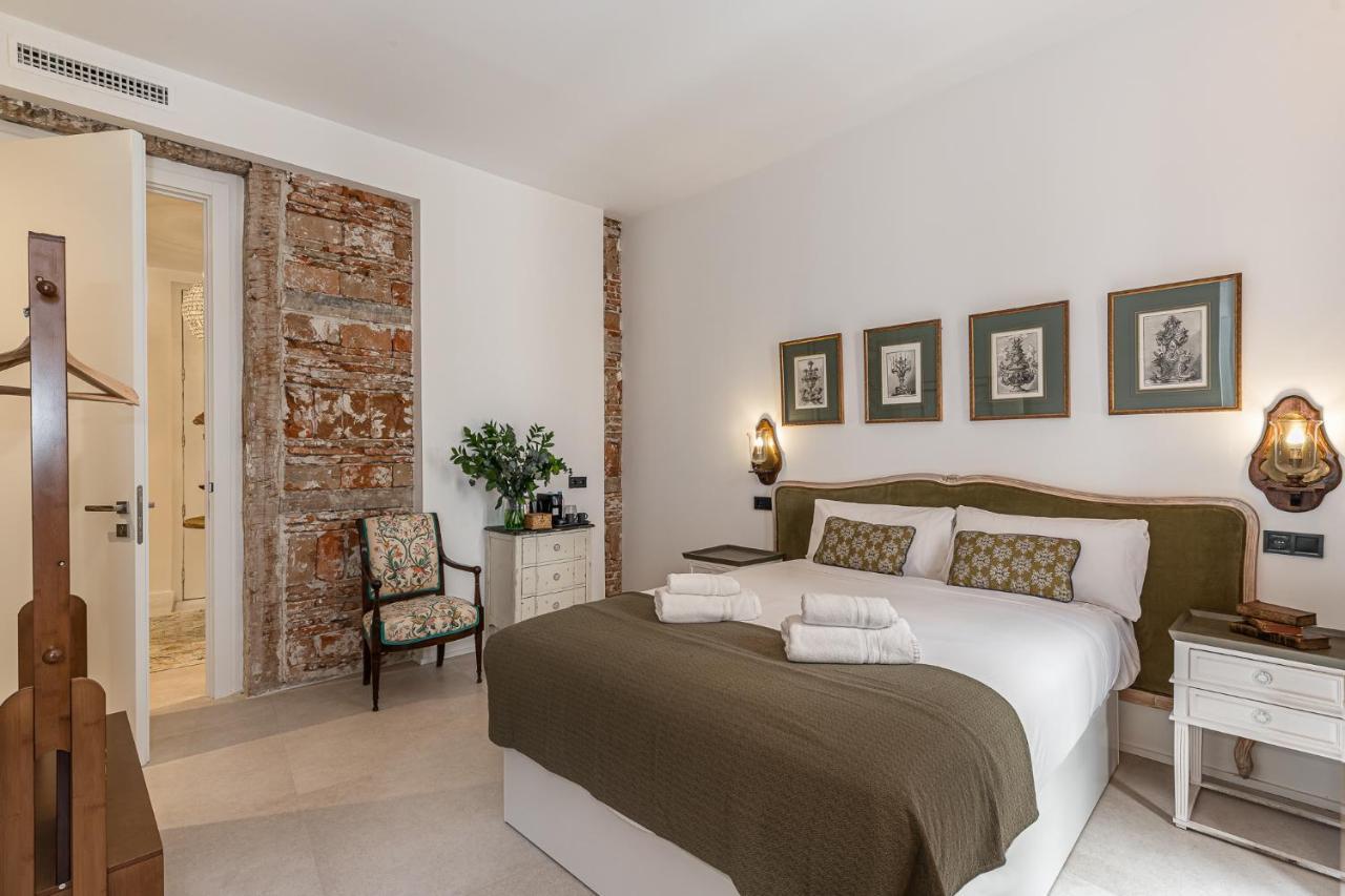 Queens House Chueca Madrid Extérieur photo
